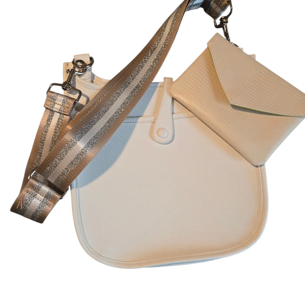 😁White Crossbody Bag Adjustable Metalic Gold White Silver Strap Silver Hardware - Picture 5 of 8